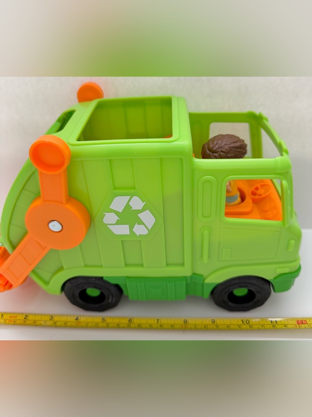 Fisher-Price Little People Musical Toy Recycling Truck Garbage Vehicle - Picture 8 of 9